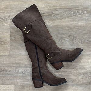 Zealy Brown Stacked Heel Side Zip Boots - Size 8